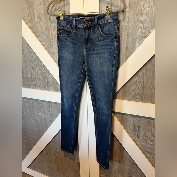 B8.16 Express Mid Rise Dark Wash Skinny Legging/Jeans Sz 0 ⢠Rise 10 ⢠Ins30 - Picture 1 of 6